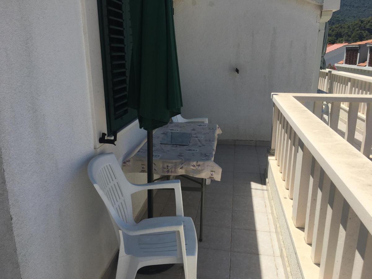 Apartmani Domenika Žuljana Exteriör bild