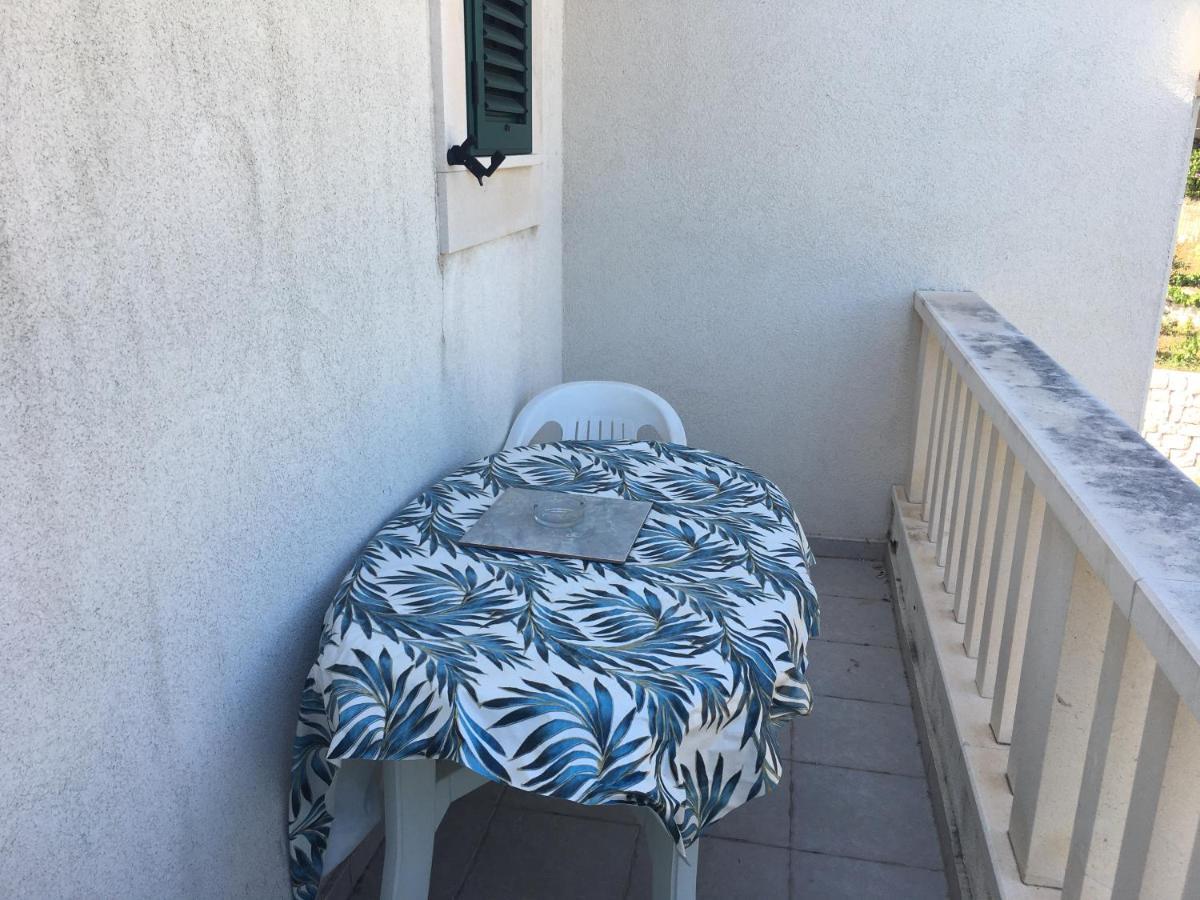 Apartmani Domenika Žuljana Exteriör bild