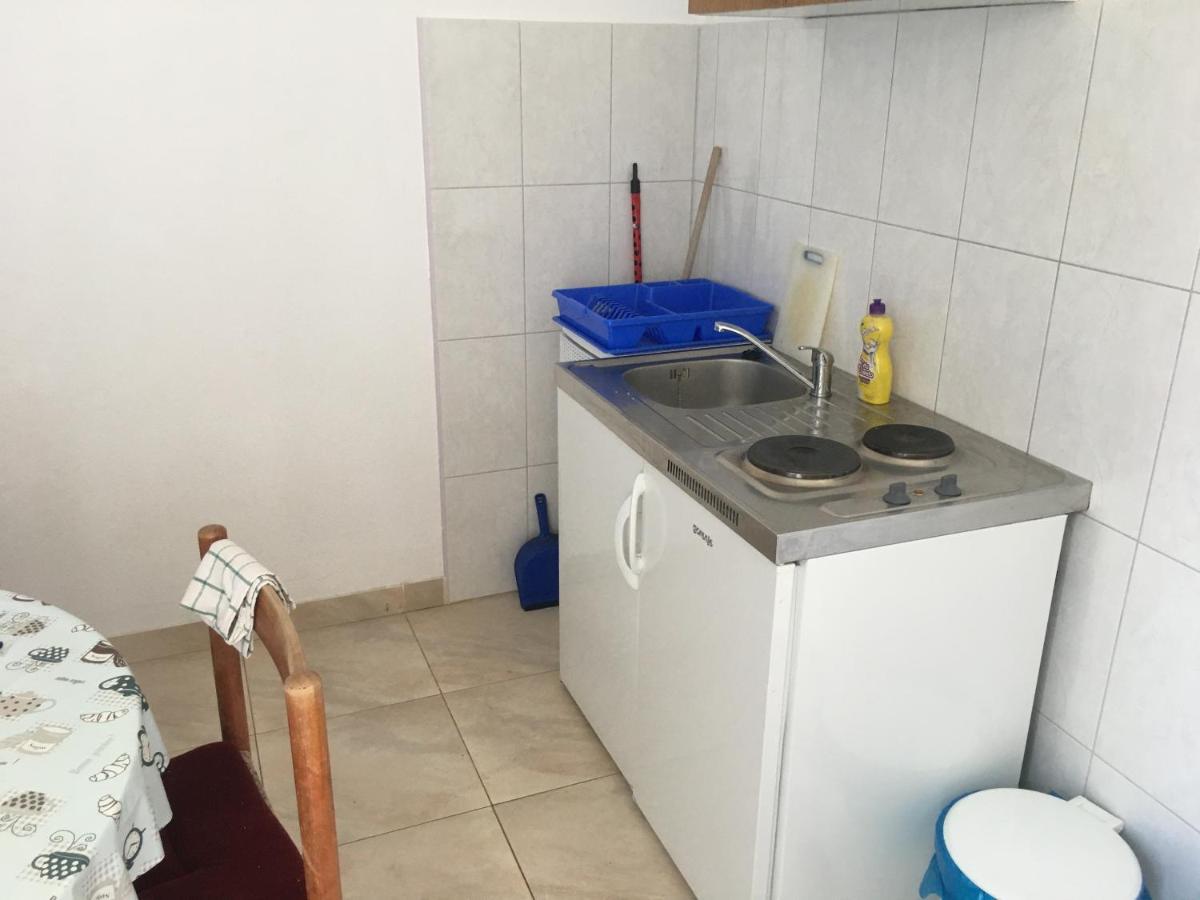 Apartmani Domenika Žuljana Exteriör bild