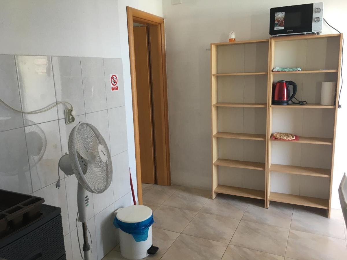 Apartmani Domenika Žuljana Exteriör bild