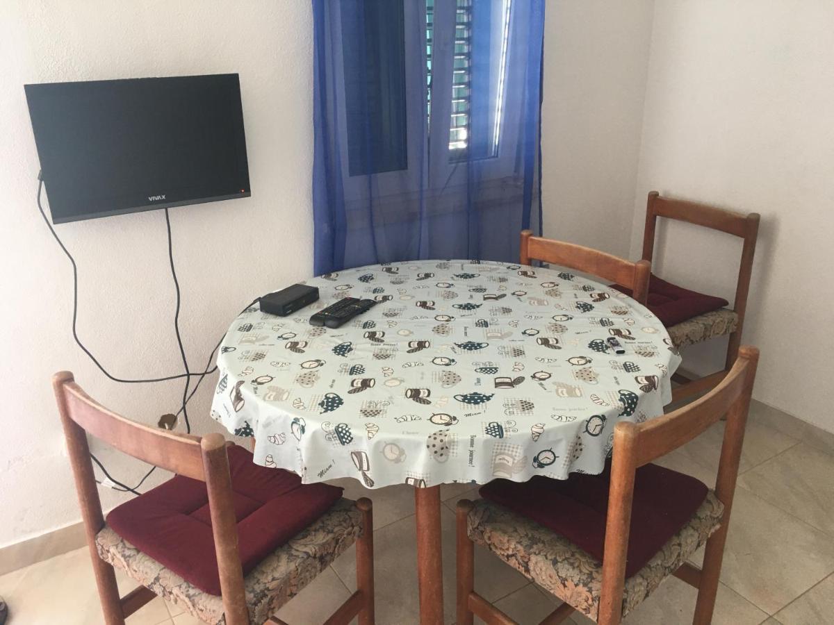 Apartmani Domenika Žuljana Exteriör bild