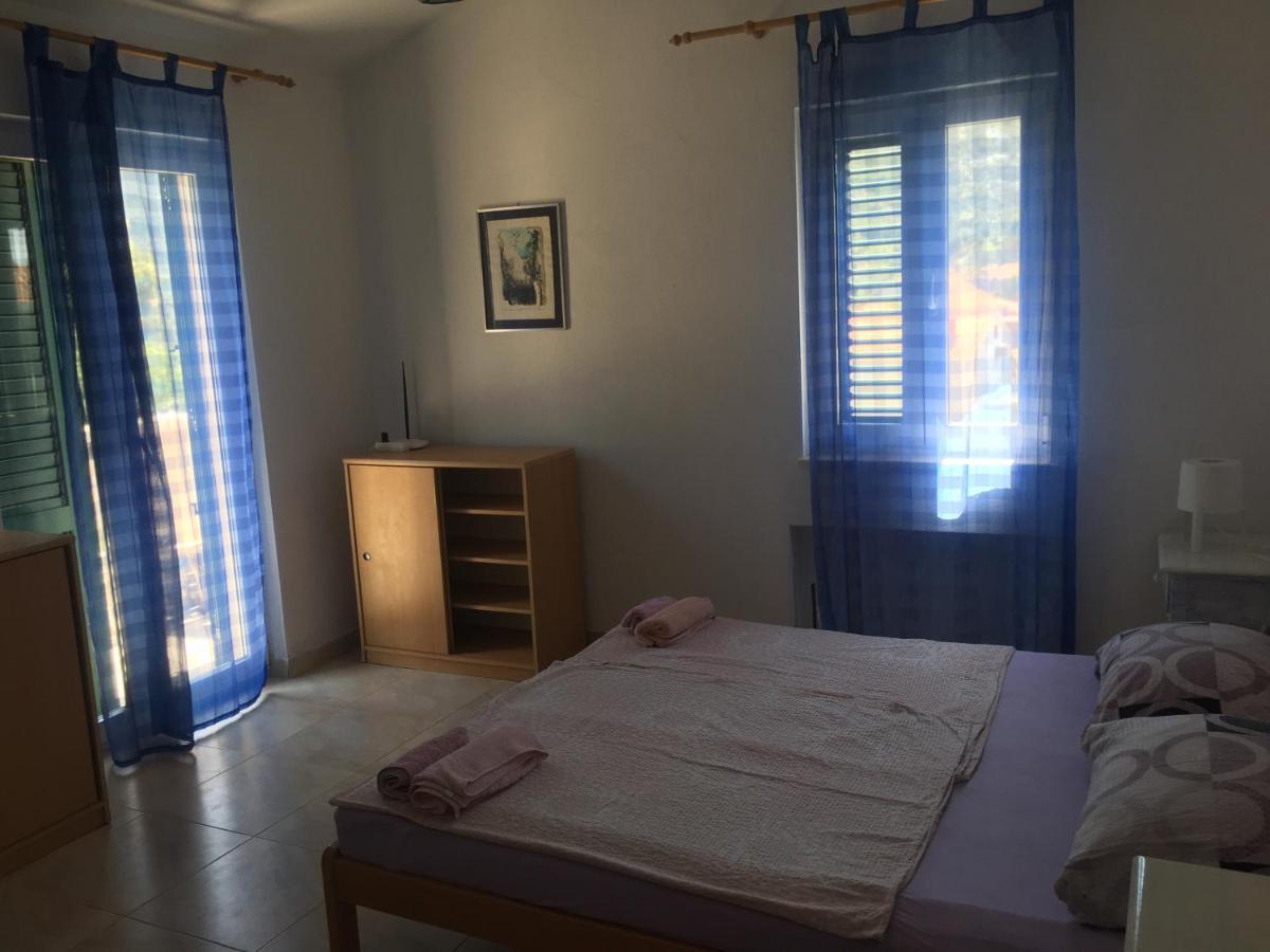 Apartmani Domenika Žuljana Exteriör bild